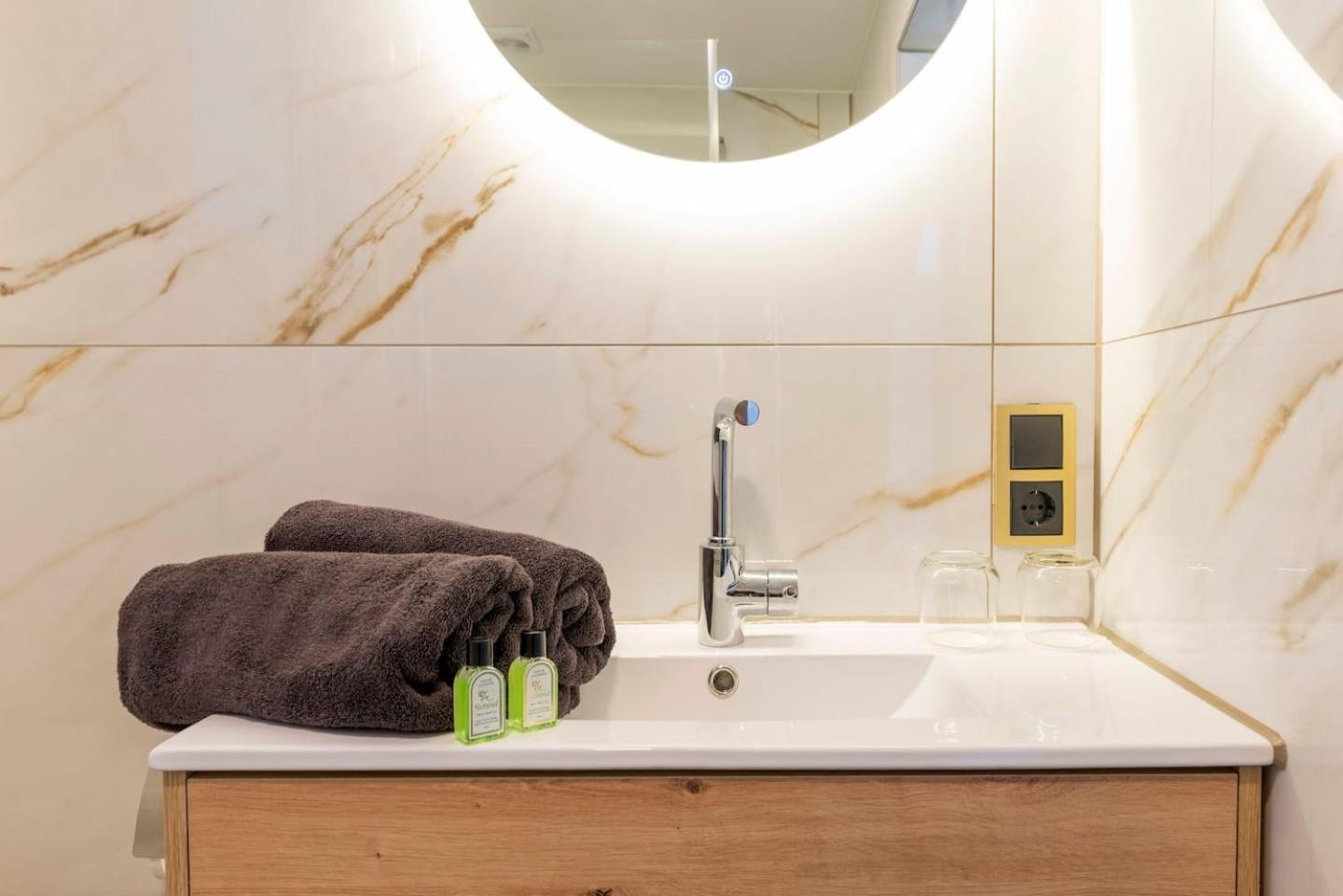 Lovely Suite Newly Renovated Тилбург Екстериор снимка